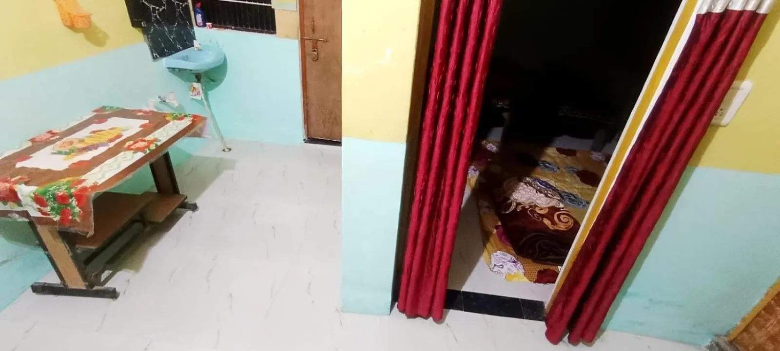 Guest house Bajrang Kutir Hotel Varanasi India